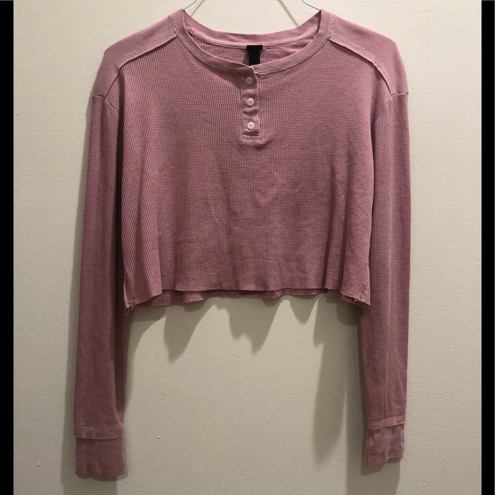 Ladies pink long sleeves blouse. Size M